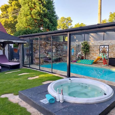 Aspen Villa Kamenny Ujezd  Buitenkant foto